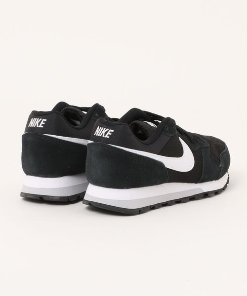 NIKE(ナイキ)の「《NIKE》ウィメンズ MD ランナー 2(スニーカー・レディース・ブラック×ホワイト/ホワイト×ピンク/ホワイト系その他/ホワイト系その他3/ホワイト系その他2・23.5cm/24.0cm/23.0cm/22.5cm/25.0cm/24.5cm)」の6枚目の写真