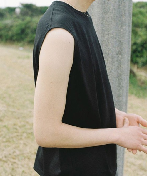 LIDNM（リドム）の「MERINO WOOL SLEEVELESS TEE（Tシャツ/カットソー・メンズ・ブラック/ヘザーグレー・LARGE/MEDIUM/SMALL）」の4枚目の写真