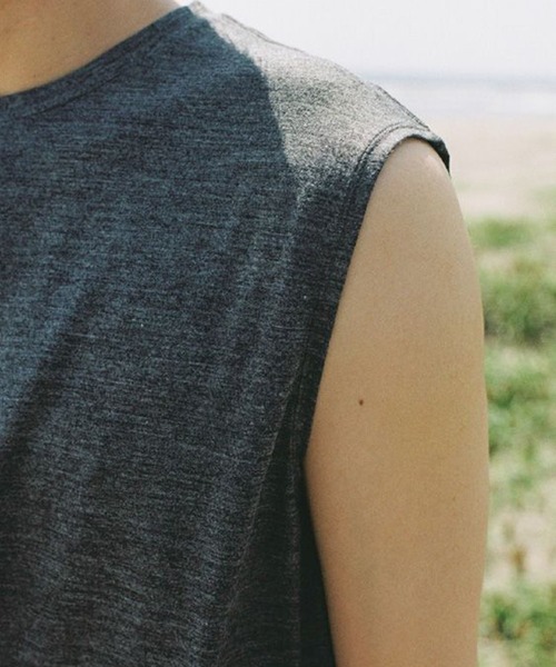 LIDNM（リドム）の「MERINO WOOL SLEEVELESS TEE（Tシャツ/カットソー・メンズ・ブラック/ヘザーグレー・LARGE/MEDIUM/SMALL）」の10枚目の写真