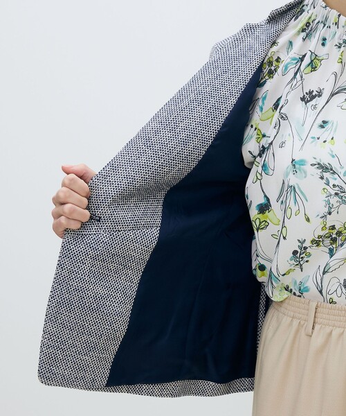 TOMORROWLAND collection（トゥモローランドコレクション）の「フラットテープ キザミカラージャケット（ノーカラージャケット・レディース・ライトグリーン/ブルー系その他・36/38）」の10枚目の写真