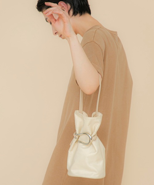 LE VERNIS(ル・ベルニ)の「LE VERNIS(ル・ベルニ)Poire bucket bag S(ハンドバッグ・レディース・ブラック/グレー/ホワイト・FREE)」の19枚目の写真