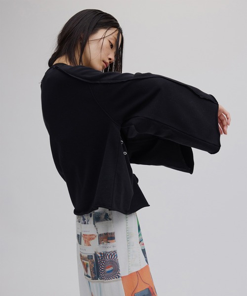 Ameri(アメリ)の「EYELET ARRANGEMENT SWEAT TOP(スウェット・レディース・グレー/ブラック/ラベンダー・FREE)」の9枚目の写真