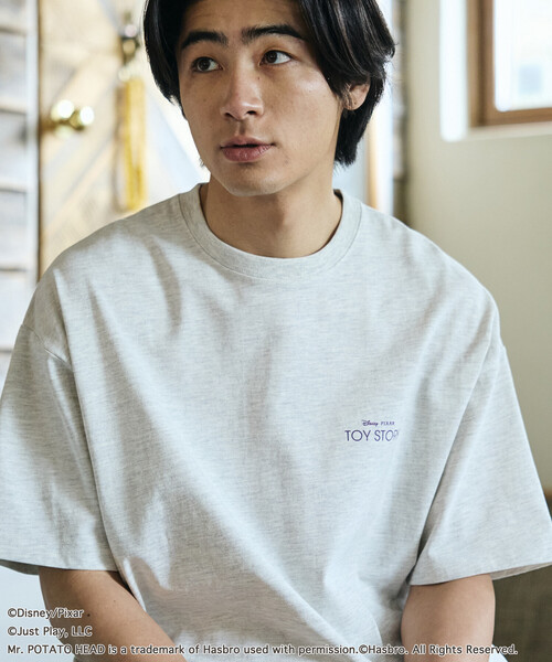 FREAK'S STORE(フリークスストア)の「限定展開 【TOY STORY/トイ・ストーリー】 別注 バックプリント クルーネックTシャツ / RANDOM(Tシャツ/カットソー・メンズ・ピンク/ホワイト/アッシュグレー/スミクロ・MEDIUM/SMALL/LARGE)」の5枚目の写真