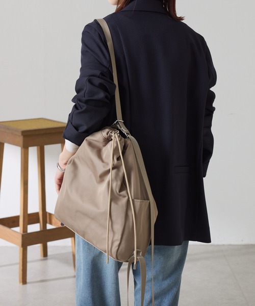 PAPILLONNER（パピヨネ）の「PAPILLONNER/撥水3WAYバッグ/強撥水（バックパック/リュック・レディース・ブラック/ベージュ・FREE）」の2枚目の写真