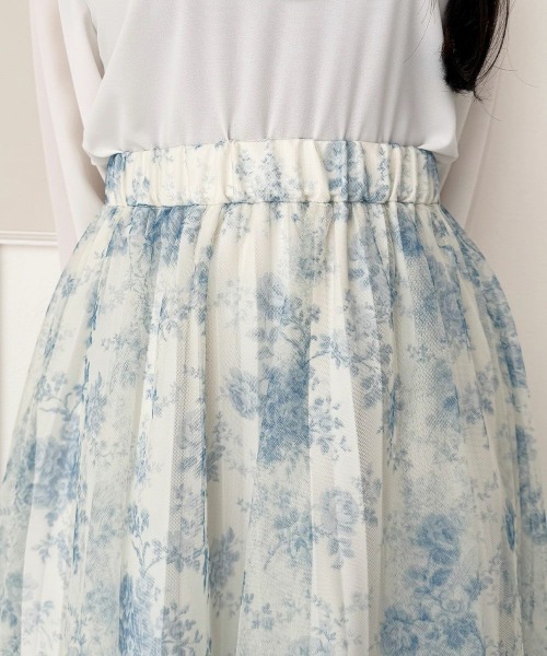 an another angelus（アンアナザーアンジェラス）の「単色ローズ柄ボリュームチュールスカート（スカート・レディース・ライトオレンジ系/ブルー・FREE）」の5枚目の写真