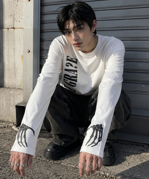 GRAVER（グレーバー）の「[ユニセックス]GRAEGRAVE ロングスリーブTシャツ_3COLOR（Tシャツ/カットソー・レディース・ブラック/ダークグレー/ホワイト・LARGE/MEDIUM）」の10枚目の写真