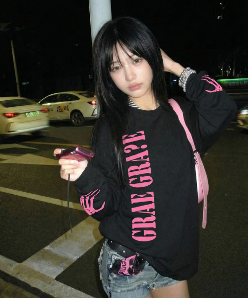 GRAVER（グレーバー）の「[ユニセックス]GRAEGRAVE ロングスリーブTシャツ_3COLOR（Tシャツ/カットソー・レディース・ブラック/ダークグレー/ホワイト・LARGE/MEDIUM）」の18枚目の写真
