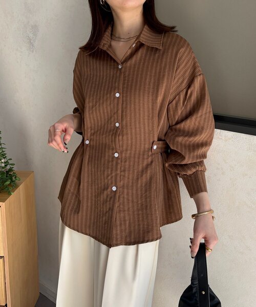 Thevon（ゼボン）の「ウエストベルトストライプシャツ（シャツ/ブラウス・レディース・ベージュ/ピンク/キャメル/サックスブルー・FREE）」の3枚目の写真