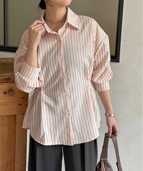 Thevon（ゼボン）の「ウエストベルトストライプシャツ（シャツ/ブラウス・レディース・ベージュ/ピンク/キャメル/サックスブルー・FREE）」の4枚目の写真