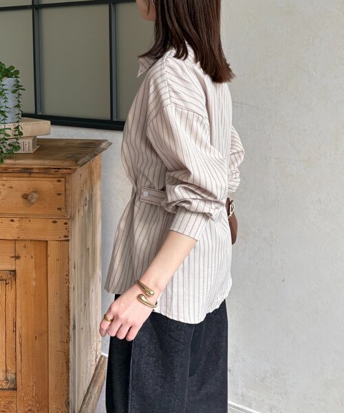Thevon（ゼボン）の「ウエストベルトストライプシャツ（シャツ/ブラウス・レディース・ベージュ/ピンク/キャメル/サックスブルー・FREE）」の6枚目の写真