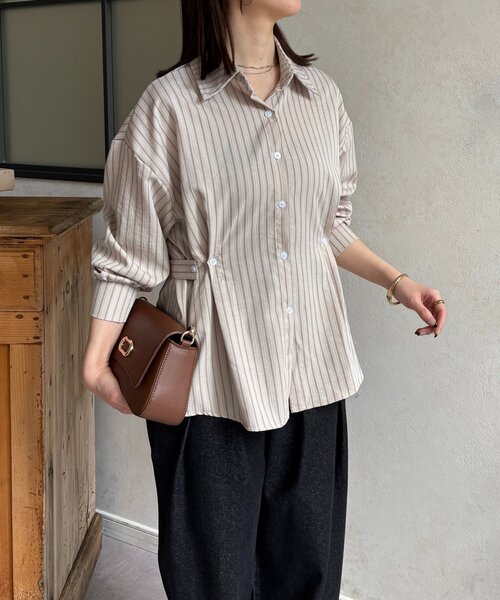 Thevon（ゼボン）の「ウエストベルトストライプシャツ（シャツ/ブラウス・レディース・ベージュ/ピンク/キャメル/サックスブルー・FREE）」の9枚目の写真