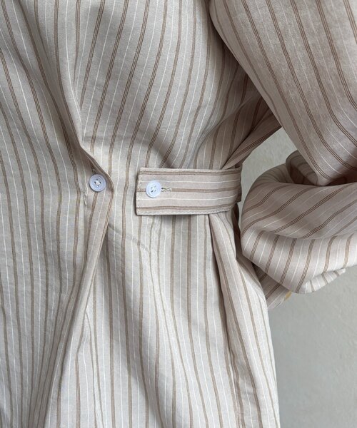 Thevon（ゼボン）の「ウエストベルトストライプシャツ（シャツ/ブラウス・レディース・ベージュ/ピンク/キャメル/サックスブルー・FREE）」の15枚目の写真