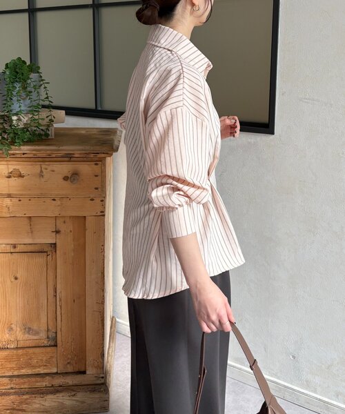 Thevon(ゼボン)の「ウエストベルトストライプシャツ(シャツ/ブラウス・レディース・ベージュ/ピンク/キャメル/サックスブルー・FREE)」の15枚目の写真