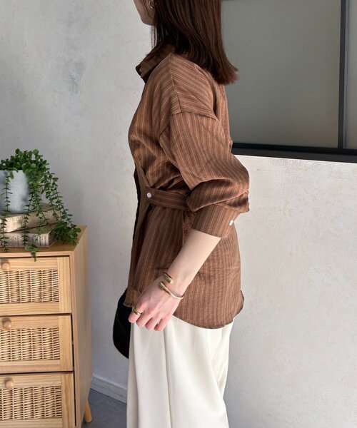 Thevon(ゼボン)の「ウエストベルトストライプシャツ(シャツ/ブラウス・レディース・ベージュ/ピンク/キャメル/サックスブルー・FREE)」の22枚目の写真