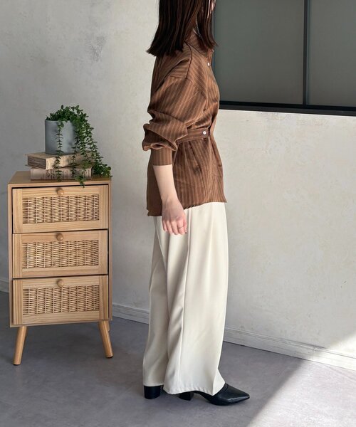 Thevon(ゼボン)の「ウエストベルトストライプシャツ(シャツ/ブラウス・レディース・ベージュ/ピンク/キャメル/サックスブルー・FREE)」の5枚目の写真