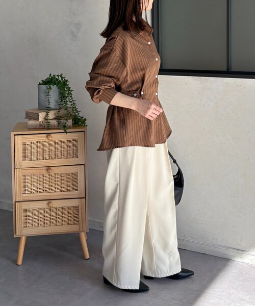 Thevon(ゼボン)の「ウエストベルトストライプシャツ(シャツ/ブラウス・レディース・ベージュ/ピンク/キャメル/サックスブルー・FREE)」の6枚目の写真