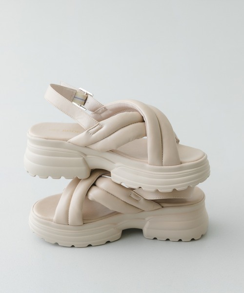 RODE SKO（ロデスコ）の「パテッドボリュームソールサンダル（サンダル・レディース・ベージュ/ブラック・36/38/37）」の2枚目の写真