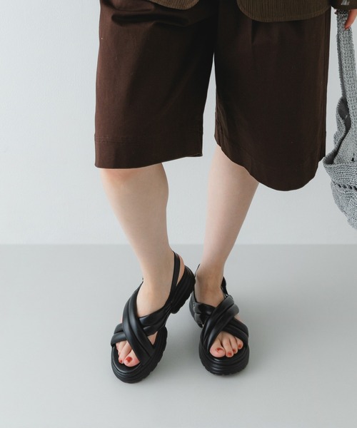 RODE SKO（ロデスコ）の「パテッドボリュームソールサンダル（サンダル・レディース・ベージュ/ブラック・36/38/37）」の3枚目の写真