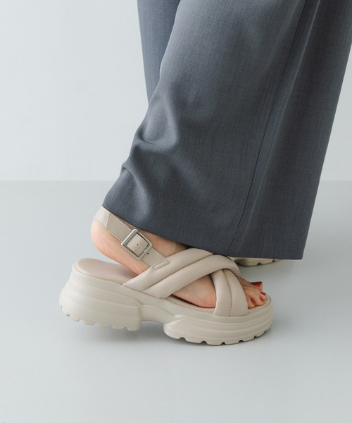 RODE SKO（ロデスコ）の「パテッドボリュームソールサンダル（サンダル・レディース・ベージュ/ブラック・36/38/37）」の16枚目の写真