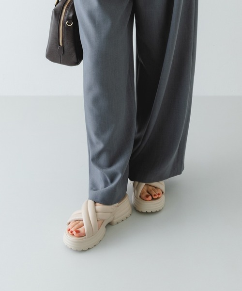 RODE SKO（ロデスコ）の「パテッドボリュームソールサンダル（サンダル・レディース・ベージュ/ブラック・36/38/37）」の17枚目の写真