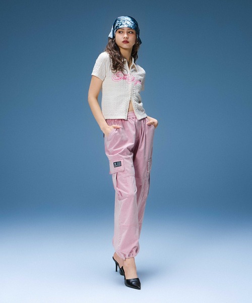 X-girl(エックスガール)の「SCRIPT LOGO SHIRRED S/S ZIP UP TOP(ポロシャツ・レディース・オフホワイト/ブラック・ONE SIZE)」の6枚目の写真