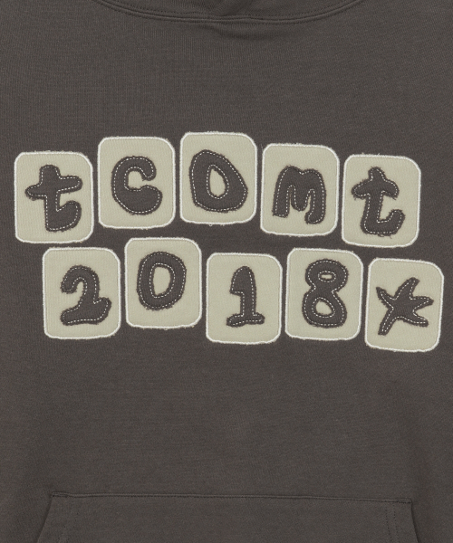 THECOLDESTMOMENT(ザコールデストモーメント)の「TCM 2018 hoodie (dark brown)(パーカー・レディース・その他・MEDIUM/LARGE)」の4枚目の写真