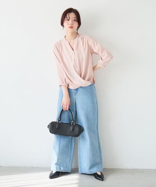 le.coeur blanc（ルクールブラン）の「バーボタンカシュクールブラウス（シャツ/ブラウス・レディース・ネイビー/オフホワイト/ライトピンク・38）」の7枚目の写真