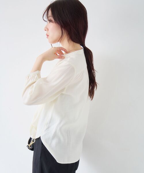 le.coeur blanc（ルクールブラン）の「バーボタンカシュクールブラウス（シャツ/ブラウス・レディース・ネイビー/オフホワイト/ライトピンク・38）」の17枚目の写真