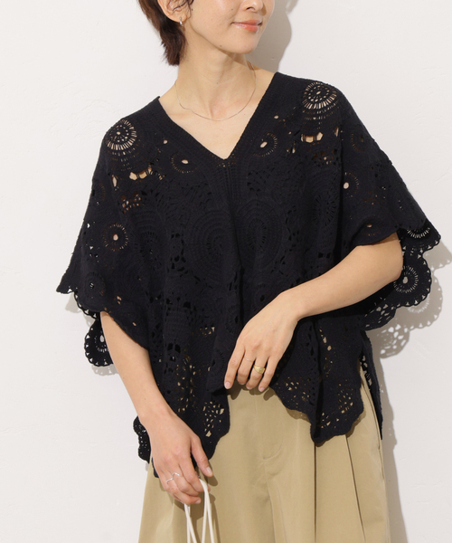 Torrazzo Donna(トラッゾドンナ)の「【TORRAZZO DONNA/トラッゾドンナ】クロシェポンチョ(ニット/セーター・レディース・ホワイト/ブラック・FREE)」の8枚目の写真