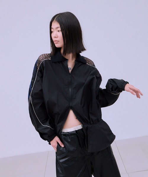 THINGS THAT MATTER（シングス ザット マター）の「TORCHON LACE SWITCHING ZIP-UP BLOUSON / トーション レース スイッチング ジップアップ ブルゾン（ブルゾン・レディース・ベージュ/ブラック・FREE）」の2枚目の写真