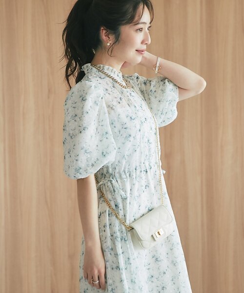 La boutique BonBon（ラブティックボンボン）の「【愛されワンピース】フラワープリントバルーンスリーブワンピース（ワンピース・レディース・オフホワイト/ネイビー・38/36）」の8枚目の写真