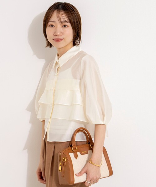 NOLLEY’S(ノーリーズ)の「シアーシルキーパール釦フリルブラウス(シャツ/ブラウス・レディース・オフホワイト/ブラウン/ネイビー・38)」の7枚目の写真