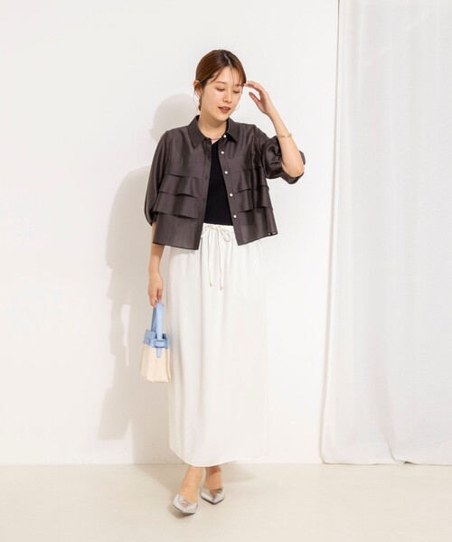 NOLLEY’S(ノーリーズ)の「シアーシルキーパール釦フリルブラウス(シャツ/ブラウス・レディース・オフホワイト/ブラウン/ネイビー・38)」の18枚目の写真