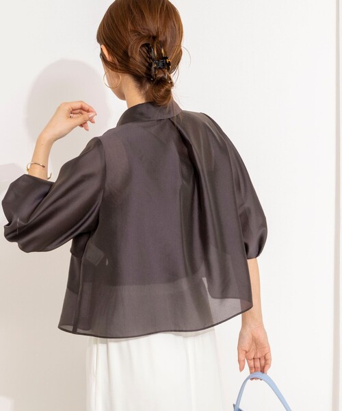 NOLLEY’S(ノーリーズ)の「シアーシルキーパール釦フリルブラウス(シャツ/ブラウス・レディース・オフホワイト/ブラウン/ネイビー・38)」の22枚目の写真