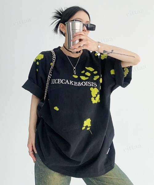 Dalfwin(ダールフィン)の「韓国ファッション RICECAKEペイント風サガラ刺繍Tシャツ(Tシャツ/カットソー・レディース・ブラック/グレー・FREE)」の1枚目の写真