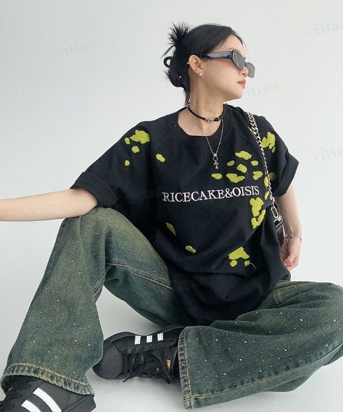 Dalfwin(ダールフィン)の「韓国ファッション RICECAKEペイント風サガラ刺繍Tシャツ(Tシャツ/カットソー・レディース・ブラック/グレー・FREE)」の6枚目の写真