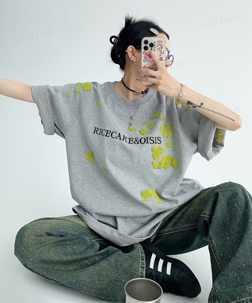 Dalfwin(ダールフィン)の「韓国ファッション RICECAKEペイント風サガラ刺繍Tシャツ(Tシャツ/カットソー・レディース・ブラック/グレー・FREE)」の11枚目の写真