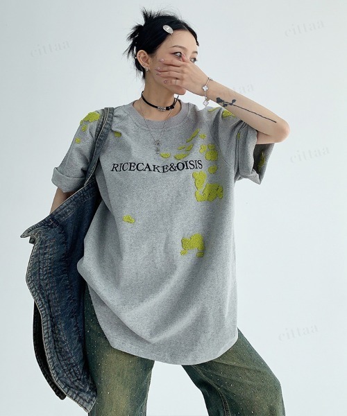 Dalfwin(ダールフィン)の「韓国ファッション RICECAKEペイント風サガラ刺繍Tシャツ(Tシャツ/カットソー・レディース・ブラック/グレー・FREE)」の13枚目の写真
