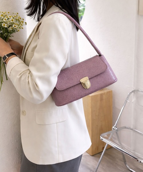 Amulet(アミュレット)の「上品で大人っぽいコンパクトさが目を引く クロコ調ミニショルダーバッグ(ショルダーバッグ・レディース・パープル/ホワイト/ブラウン/ブラック・FREE)」の5枚目の写真