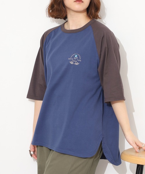 Emago（イマゴ）の「EMAGO ﾛｺﾞ刺繍ﾗｸﾞﾗﾝT 半端袖（Tシャツ/カットソー・レディース・ネイビー/チャコールグレー/アイボリー・FREE）」の3枚目の写真
