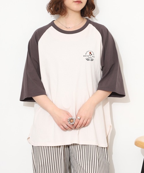 Emago（イマゴ）の「EMAGO ﾛｺﾞ刺繍ﾗｸﾞﾗﾝT 半端袖（Tシャツ/カットソー・レディース・ネイビー/チャコールグレー/アイボリー・FREE）」の6枚目の写真
