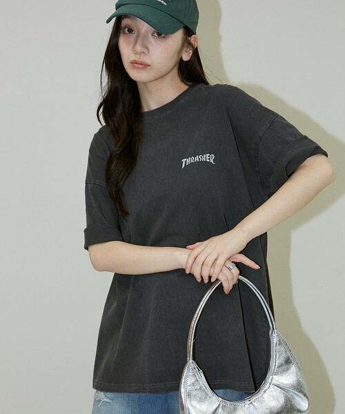 THRASHER(スラッシャー)の「THRASHER × PUBLUX/スラッシャー 別注 バックプリント ロゴ Tシャツ 限定展開(Tシャツ/カットソー・メンズ・ブラック/ネイビー・LARGE/MEDIUM/SMALL)」の4枚目の写真