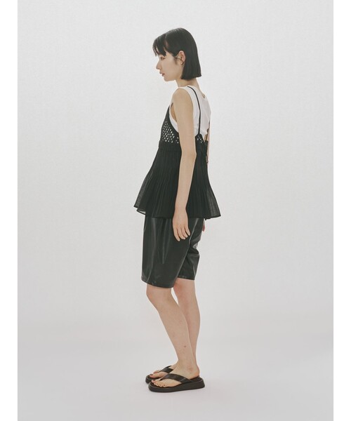 MIDIUMISOLID(ミディウミソリッド)の「MIDIUMISOLID for Ladies メッシュニットプリーツキャミソール(ベスト・レディース・ブラック/アイボリー・FREE)」の12枚目の写真