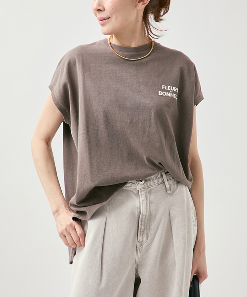 VERMEIL par iena(ヴェルメイユパーイエナ)の「upper hights アッパーハイツ BIG ノースリーブTシャツ 262CW0102(Tシャツ/カットソー・レディース・ブラウン/ブラック系その他/アイボリー・X-SMALL)」の3枚目の写真