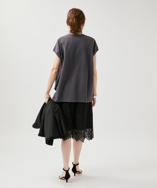 VERMEIL par iena(ヴェルメイユパーイエナ)の「upper hights アッパーハイツ BIG ノースリーブTシャツ 262CW0102(Tシャツ/カットソー・レディース・ブラウン/ブラック系その他/アイボリー・X-SMALL)」の6枚目の写真