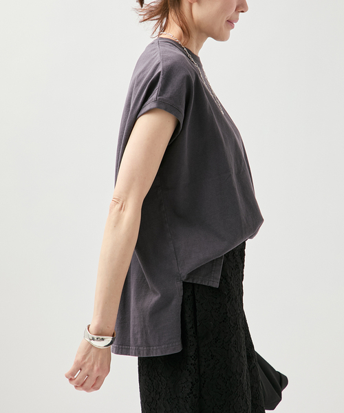 VERMEIL par iena(ヴェルメイユパーイエナ)の「upper hights アッパーハイツ BIG ノースリーブTシャツ 262CW0102(Tシャツ/カットソー・レディース・ブラウン/ブラック系その他/アイボリー・X-SMALL)」の7枚目の写真