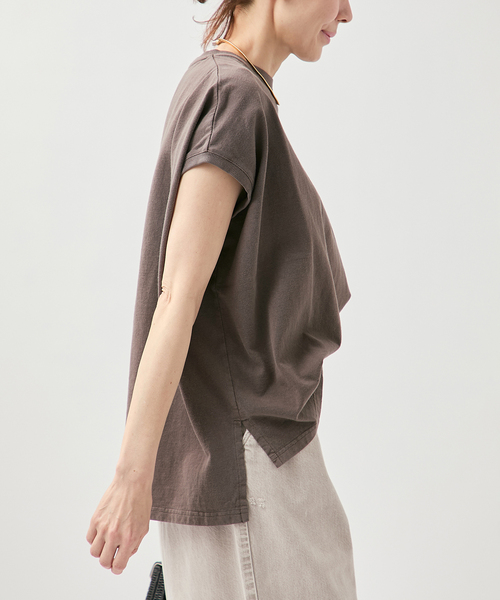 VERMEIL par iena(ヴェルメイユパーイエナ)の「upper hights アッパーハイツ BIG ノースリーブTシャツ 262CW0102(Tシャツ/カットソー・レディース・ブラウン/ブラック系その他/アイボリー・X-SMALL)」の17枚目の写真
