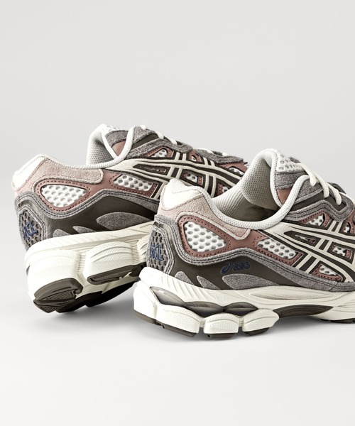 ASICS(アシックス)の「GEL-NYC 1203A897.200(スニーカー・メンズ・グレー・26.0cm/25.5cm/25.0cm/24.5cm/24.0cm/23.5cm/29.0cm/28.5cm/28.0cm/27.5cm/27.0cm/26.5cm)」の2枚目の写真