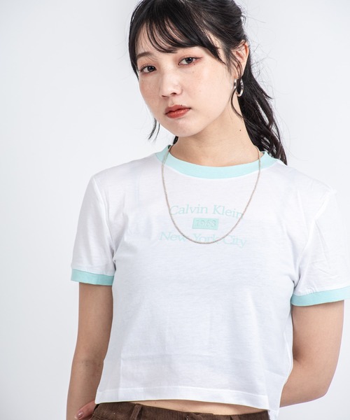 Calvin Klein（カルバン・クライン）の「【CALVIN KLEIN】クロップド丈 半袖 リンガーTシャツ（Tシャツ/カットソー・レディース・ホワイト/ホワイト系その他/ライトピンク/ホワイト×グレー・X-SMALL/SMALL/MEDIUM）」の22枚目の写真