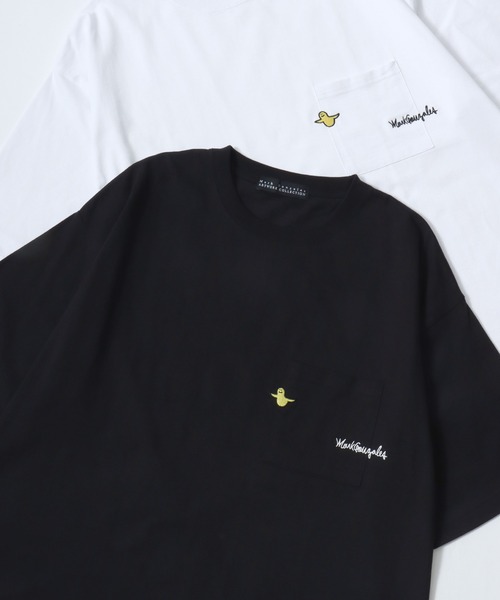 Mark Gonzales(マーク・ゴンザレス)の「MARK GONZALES ARTWORK COLLECTION/マークゴンザレス 別注 オーバーサイズ ポケット ロゴ ワンポイント刺繍 半袖Tシャツ/レディース メンズ(Tシャツ/カットソー・メンズ・ホワイト系その他/ホワイト系その他2/ブラック系その他/ホワイト/ブラック系その他2/ブラック・L/M/XL)」の1枚目の写真